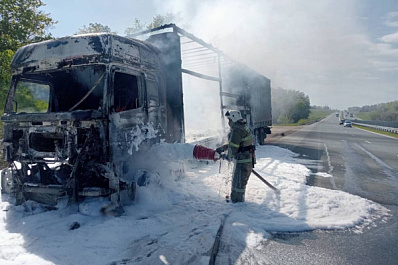 16 мая в Самарской области на трассе M5 "Урал" сгорел грузовик