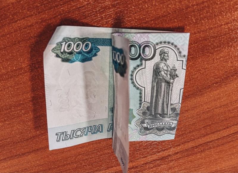 "Бес попутал": укравшая деньги женщина вернула банковскую карту главе Чапаевска
