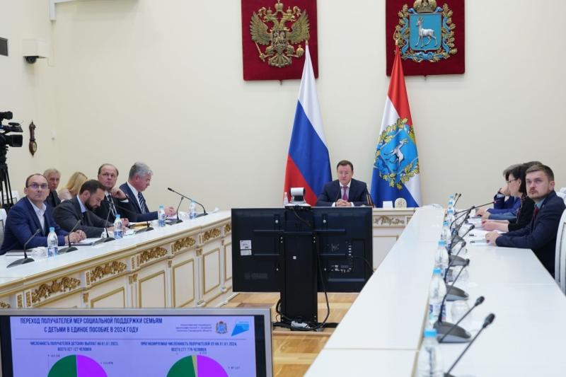 В Самарской области обсудили меры соцподдержки, диспансеризацию и гостевые маршруты