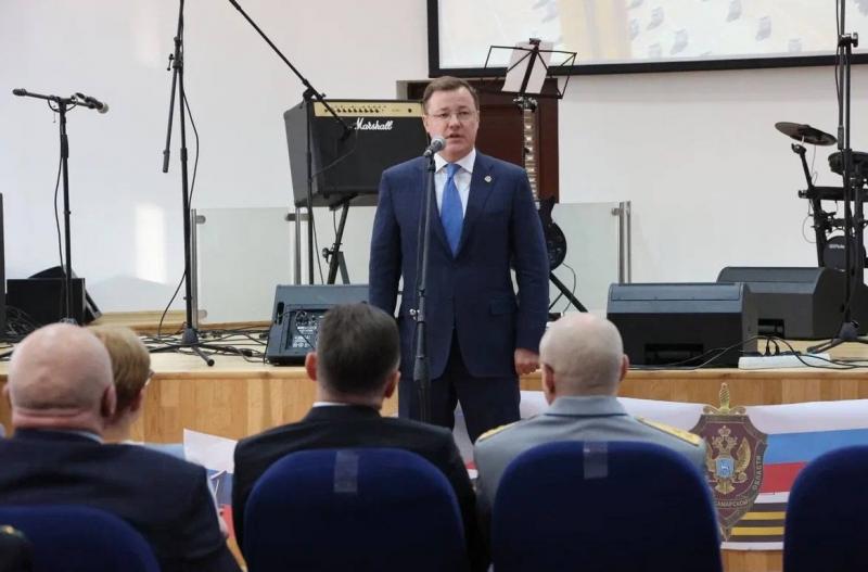 Дмитрий Азаров поблагодарил сотрудников ФСБ за вклад в обеспечение безопасности жителей региона и страны
