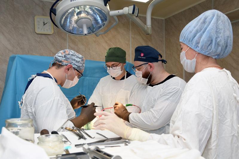 Самарские врачи помогли вернуть двигательную активность еще девяти жителям ДНР