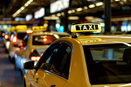 В Новосибирске водителя такси похитили ради автомобиля