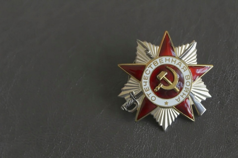 Два танка установлены на постаменты в кинельском парке 