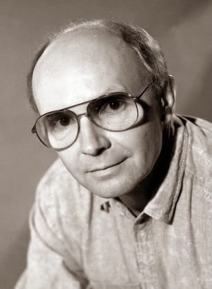 На Троекуровском кладбище похоронили актера Андрея Мягкова