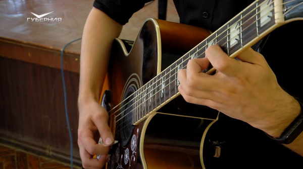 Студенты Самарского музыкального училища презентовали композицию "Китайская стена"