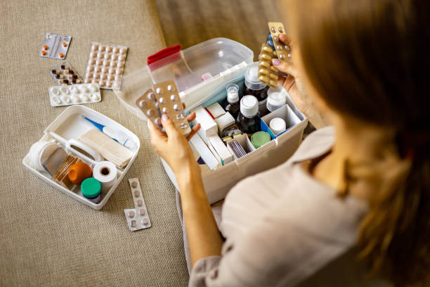 При хранении лекарств в домашней аптечке нужно выдерживать температуру и сохранять упаковку 