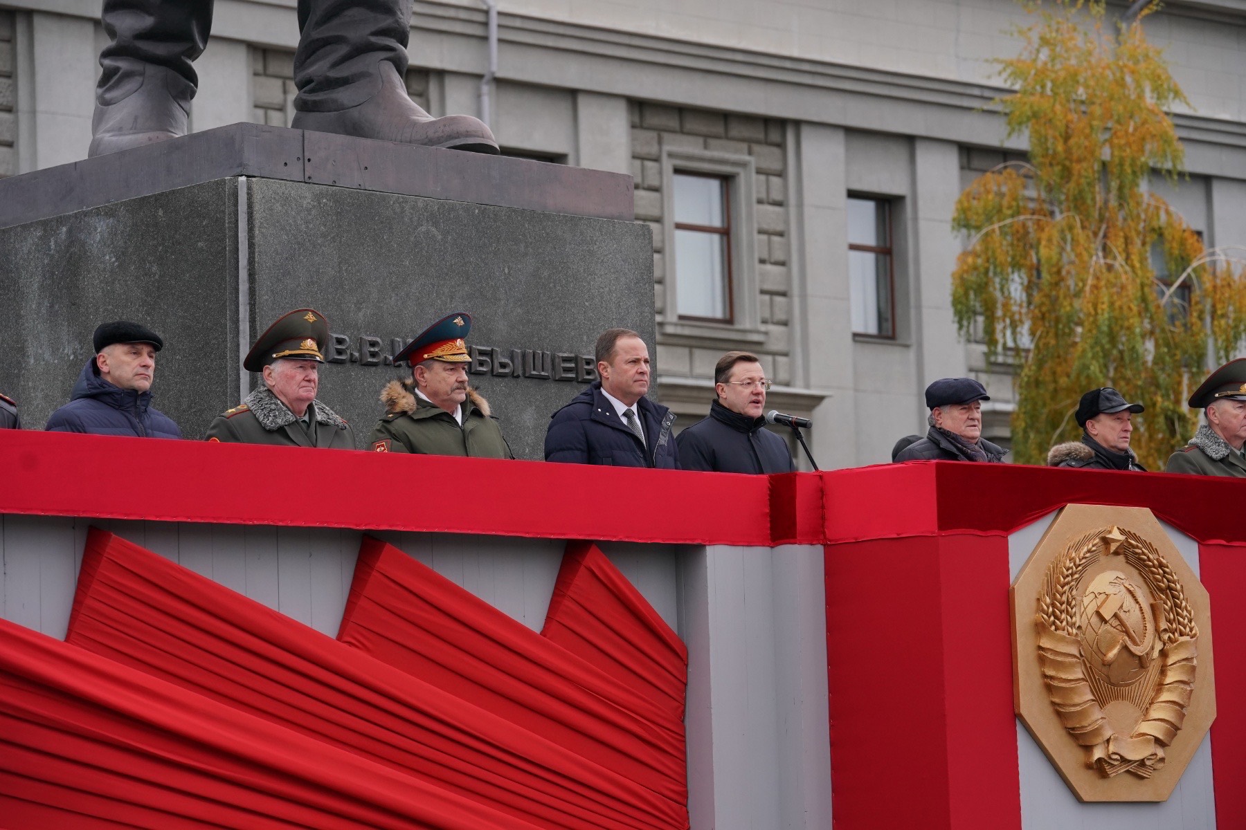 7 ноября самара. Парад памяти Самара. Парад памяти в Самаре 2022. Дмитрий Азаров на параде памяти 2022. Легендарный парад.