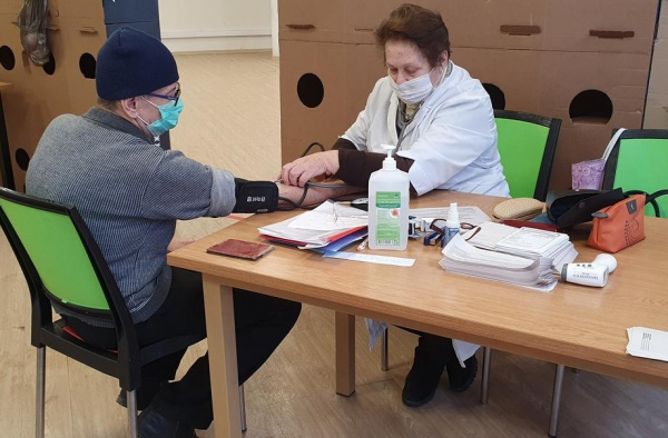 В наличии все вакцины: как прививают от коронавируса в торговых центрах Самары