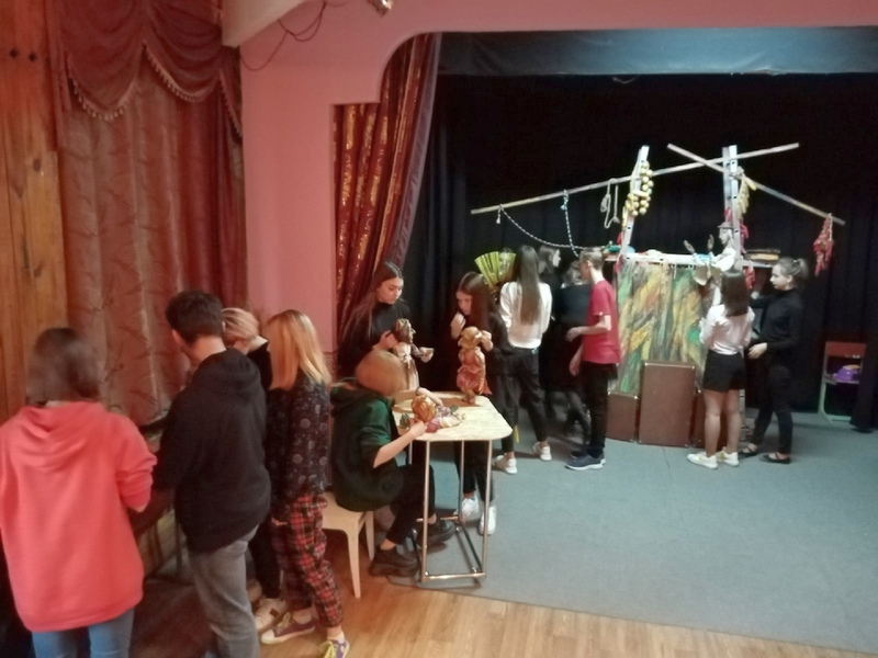 Гоголевская "Шинель" принесла победу детскому кукольному театру из Самары 