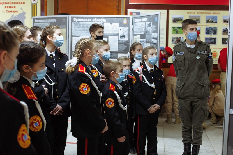 Самарцы знакомятся с архивными документами о преступлениях фашистской Германии   