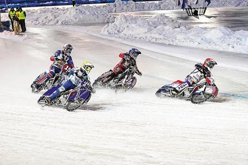 "Мега-Лада" выиграла второй этап чемпионата России по ледовому спидвею