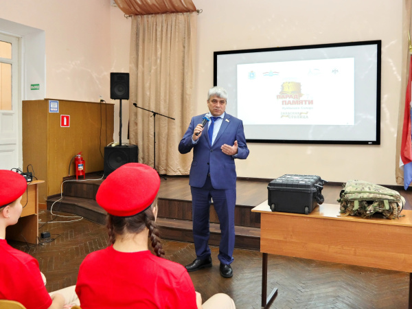 Проводят уроки памяти: школьникам напоминают историю легендарного парада в Куйбышеве 7 ноября