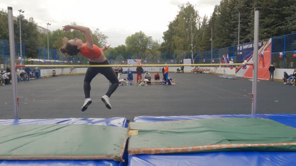 Талантливые легкоатлеты со всей России стали участниками турнира Самарская высота