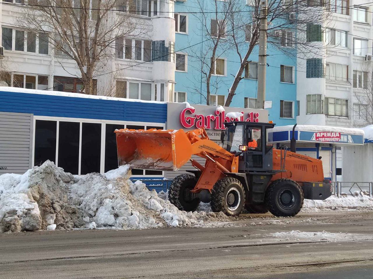 Работаю самара. Свозят снег Самара. Работа в Самаре. Объявление вывоз снега. Самара уборка.