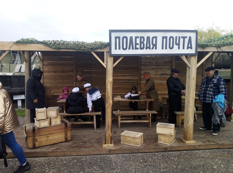 Созданная по инициативе Дмитрия Азарова масштабная экспозиция "Дорога истории – наша Победа" открылась в Тольятти