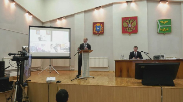 Дмитрий Азаров обсудил с жителями Кинеля стратегию развития города