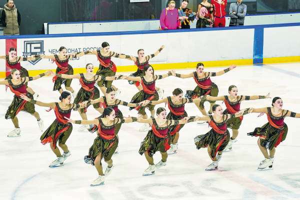 Яркие программы: в самарском Дворце спорта имени Высоцкого прошли три турнира по синхронному фигурному катанию на коньках