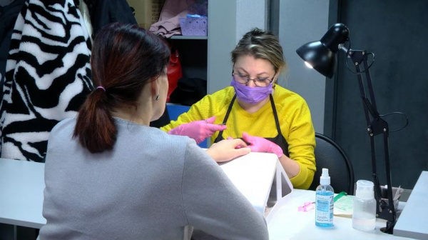В Самарской области центры занятости проводят бесплатное обучение новым профессиям для жен мобилизованных