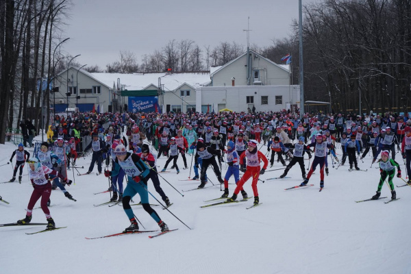Лыжня России - 2023 в Самарской области собрала более 14 тысяч поклонников лыжного спорта