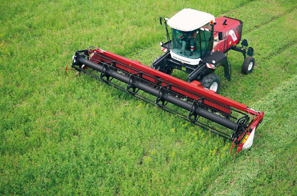 "Машины задействованы практически непрерывно": самарские аграрии рассказали о самоходной косилке KSU 1 Ростсельмаш