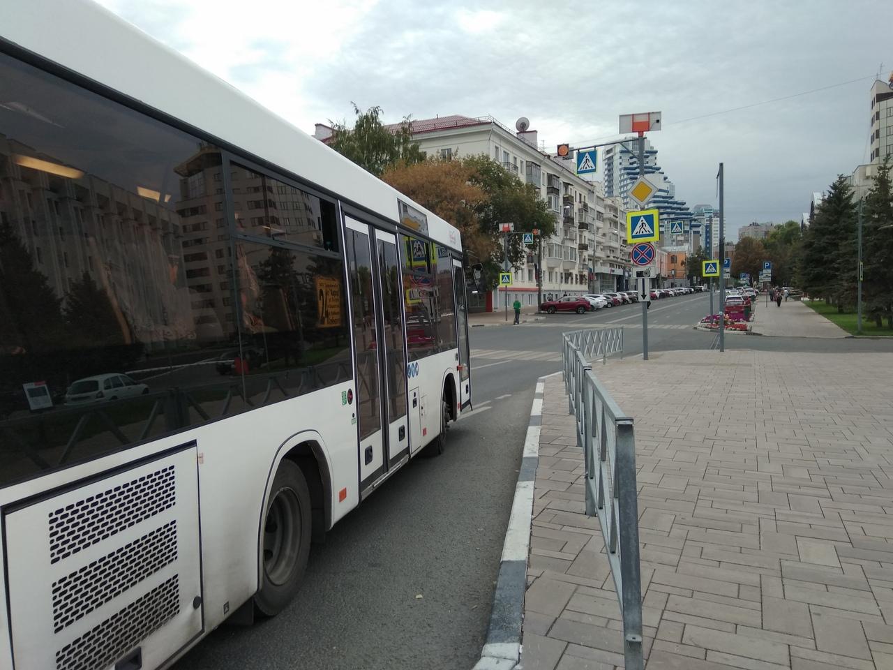 Транспортные самаре. Автотранспорт Самара. Транспорт онлайн в Самаре. Красивая Самара и транспорт. Самарский транспорт обои.