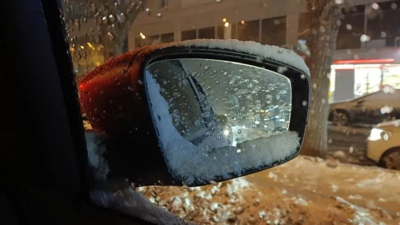 Стало известно, что делать в случае повреждения машины на парковке