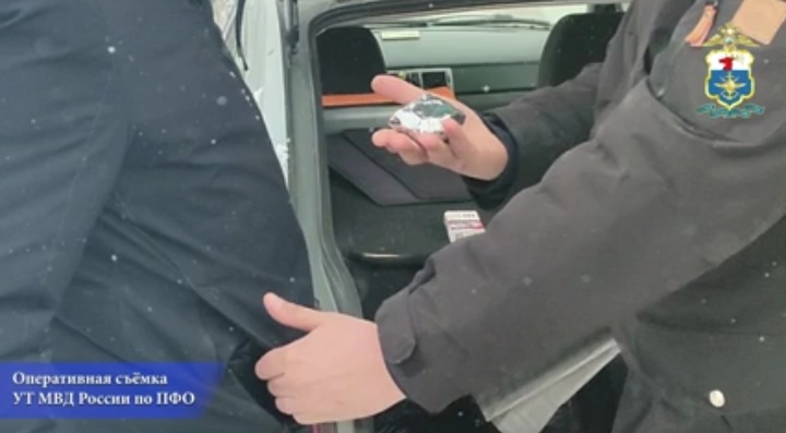 В Самарской области транспортные полицейские задержали наркоторговца