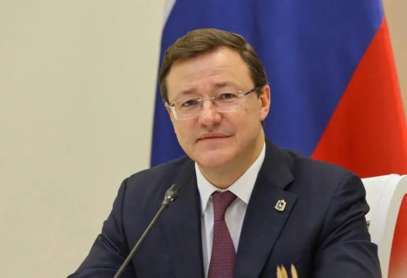 Президент пожелал Дмитрию Азарову успехов на выборах