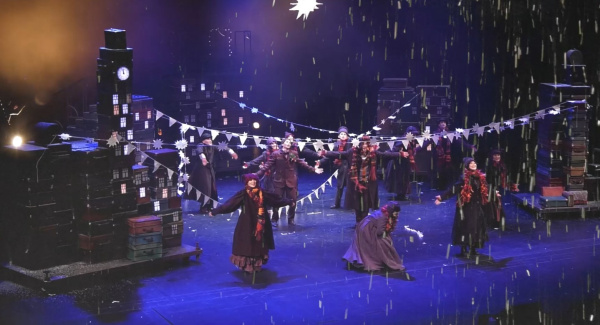 В "СамАрте" состоялась премьера музыкального спектакля "Рождественская песнь"