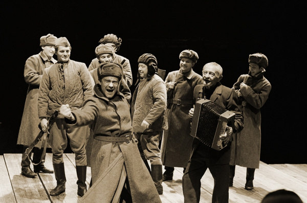 "Василий Тёркин" театра "СамАрт" представляет губернию на фестивале "23 дня до Победы"