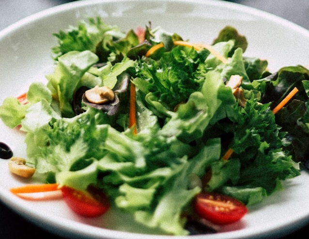 Эксперты перечислили овощи и зелень, которые следует включить в меню в феврале