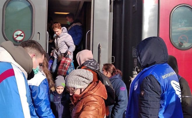 Не остаться в стороне: молодежное правительство открыло в Самаре пункт приема вещей для вынужденных переселенцев из ДНР и ЛНР