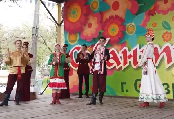 Песни, танцы, куреш и настоящий баран: жители Сызрани с размахом отметили Сабантуй