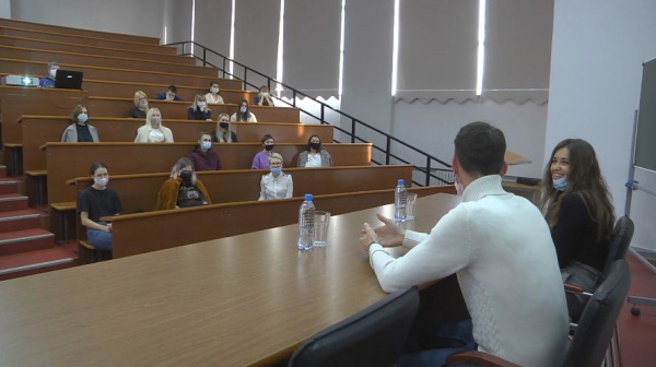 Самарские стрит-арт-художники встретились со студентами 