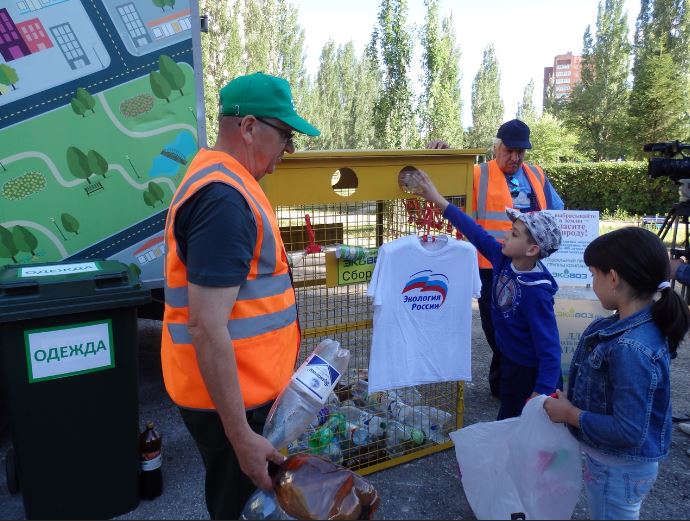 Жители Самары могут бесплатно сдать опасные отходы в передвижную мусорную станцию