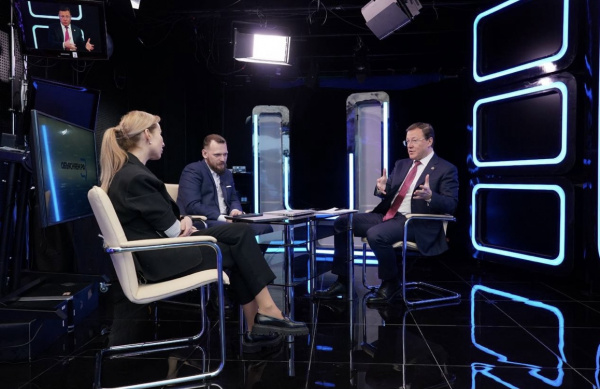 Дмитрий Азаров разъяснил, кого из медиков поощрили премией 