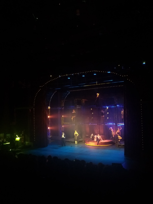 На новой сцене "СамАрта" показали "Трехгрошовую оперу"