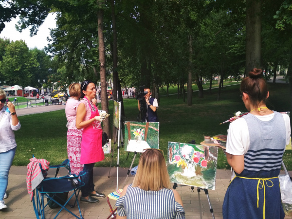 В Струковском саду проходит международный фестиваль творчества