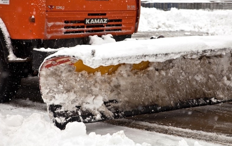 В Тольятти задействовали максимум техники и людей на очистку дорог