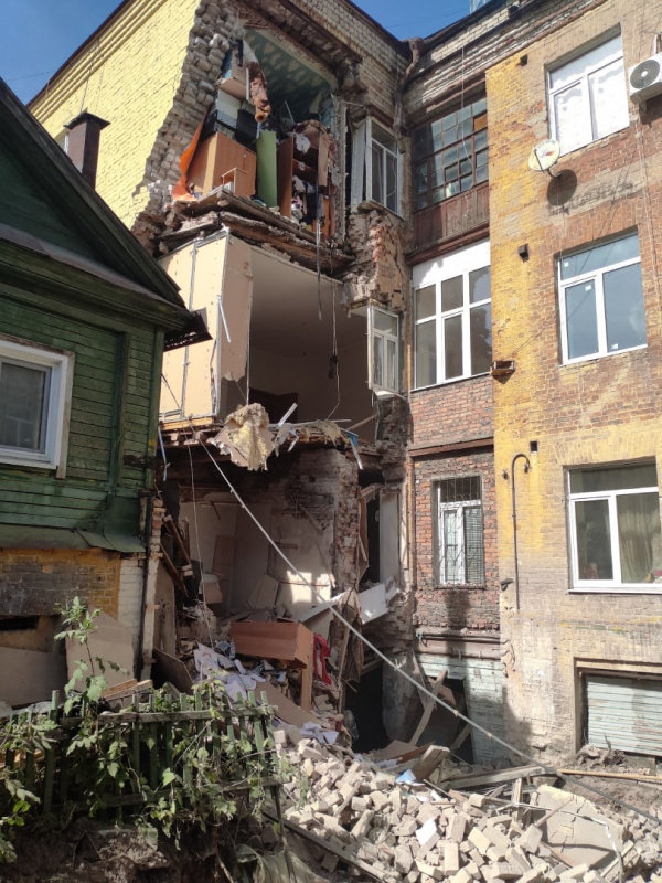 В Самаре обрушилась стена у жилого дома на Галактионовской 