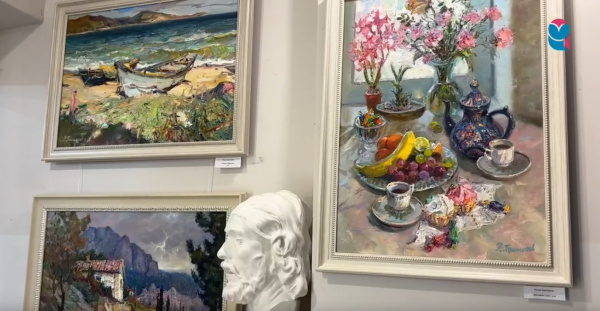 Крымский художник Роман Третьяков привез свои картины в Самару