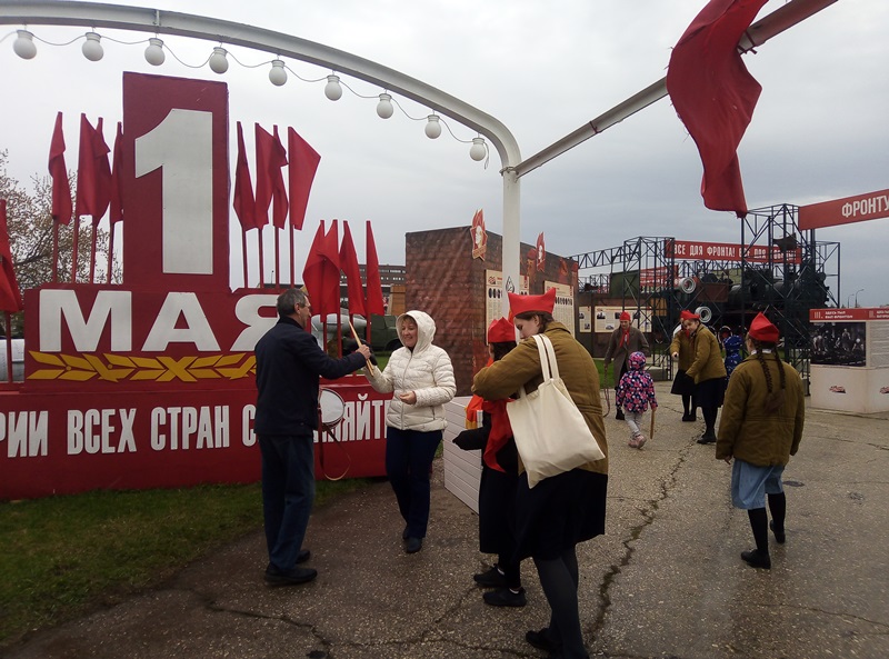 Созданная по инициативе Дмитрия Азарова масштабная экспозиция "Дорога истории – наша Победа" открылась в Тольятти