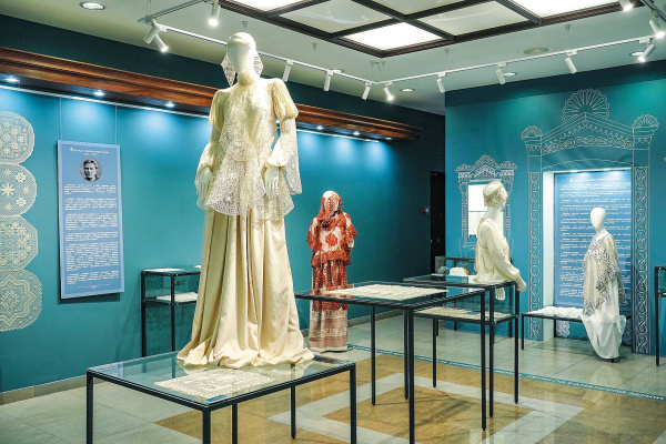 Самарские мастерицы представили свои работы на выставке "Гипюровый лес"