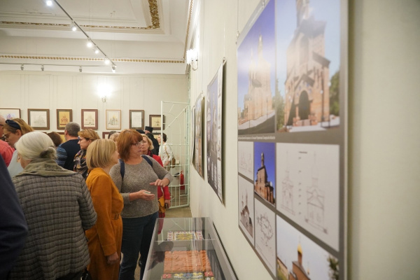 В Самаре проходит юбилейная выставка архитектора Юрия Харитонова