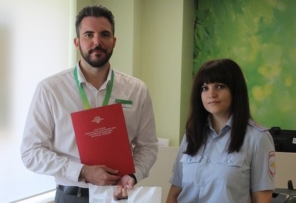 В Тольятти работник банка спас пенсионерку от мошенников