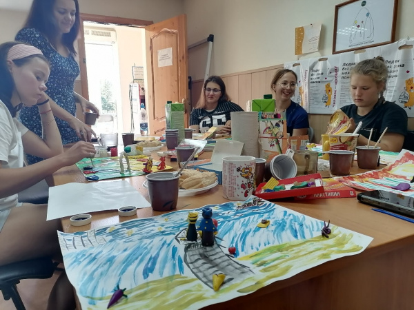 В Тольятти снимают стресс на бесплатных занятиях в арт-студии