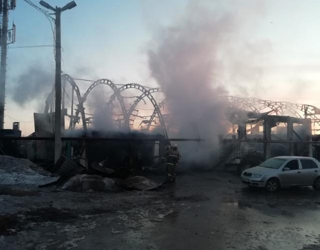 В Тимофеевке 7 машин сгорели на станции техобслуживания