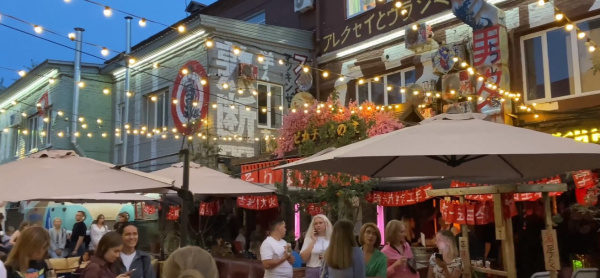 Самарская группа VLNY дала бесплатный акустический концерт