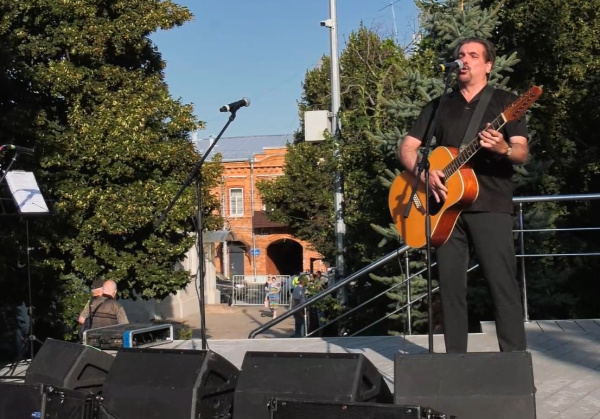 45-летие памяти Высоцкого Самара отметила фестивалем "Волга песни слышала"