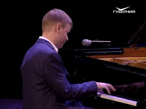 Виртуоз Олег Аккуратов выступил на сцене Самарской филармонии